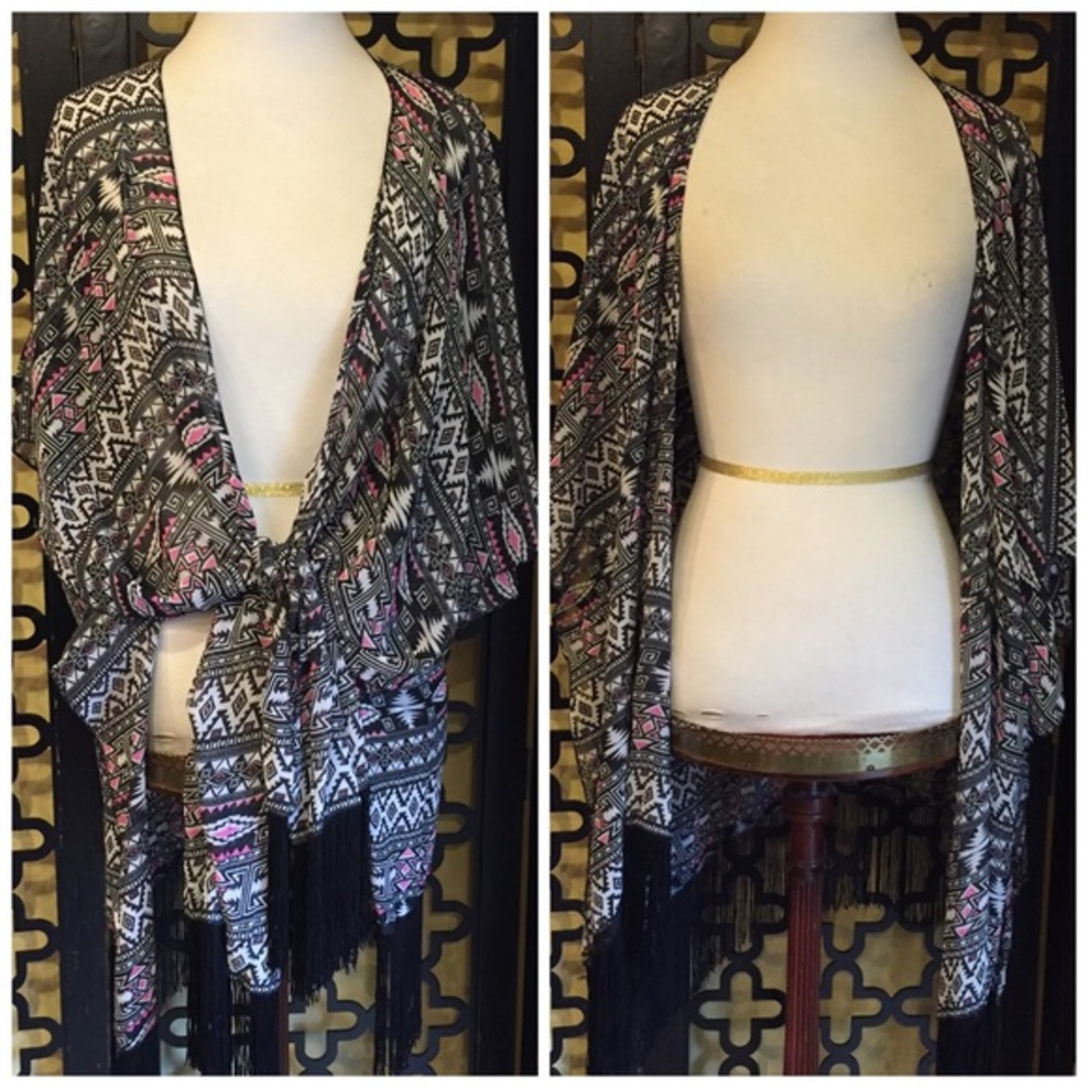 AZTEC PRINT PINK W/BLACK FRINGE KIMONO